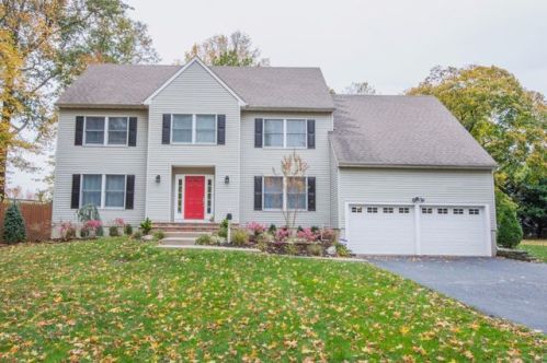 709 Leonardville Rd, Leonardo, NJ 07737-1338