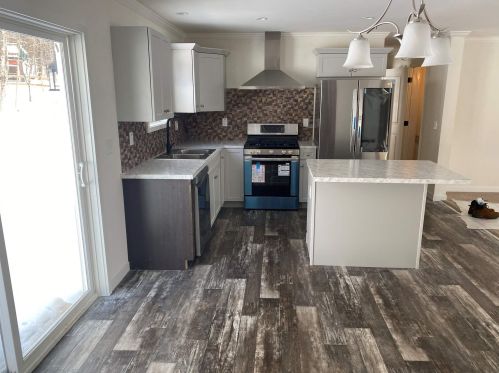 8 Eidelweiss Dr, Madison, NH 03849-5633
