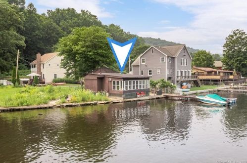12 Indian Well Rd, Huntington, CT 06484-1727