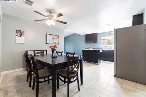 100 Columbia Dr, Vacaville, CA 95687-5143