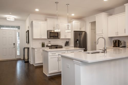 534 Ursuline Ave, Naperville, IL 60565