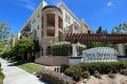 700 Abel St, Milpitas, CA 95035-5295