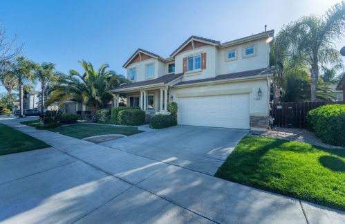2116 Dermond Rd, Modesto, CA 95355-8704