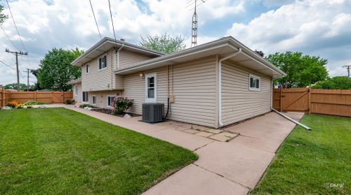 35 Highview Ave, Addison, IL 60101-3533