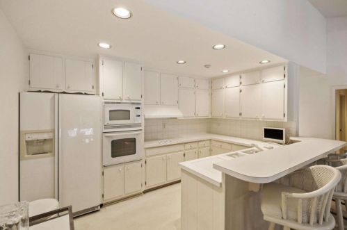 321 Frst Vly Ct, Atlanta GA  30342-2353 exterior