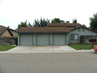 1868 Pennebaker Way, Manteca, CA 95336-4999