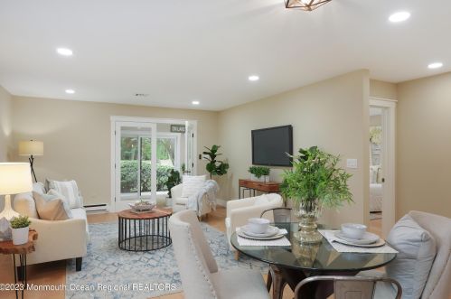 29 Manchester Ct, Tinton Falls NJ 07701-5490 exterior