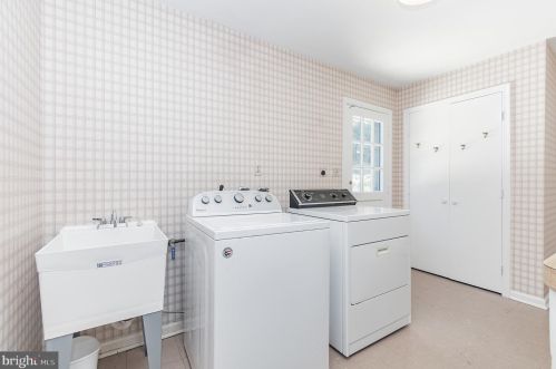 13825 Gate Dr, Silver Spring MD 20906-2208 exterior