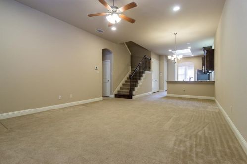 10552 Steinbeck Ln, Irving TX  75063-5437 exterior