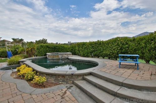 845 Aspen Glen Rd, Chula Vista CA  91914-2520 exterior