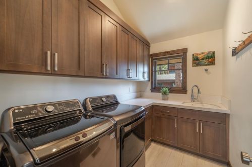 11490 Bottcher Loop, Truckee CA  96161-2793 exterior