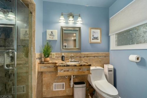 105 Carter Ter, Hackettstown NJ  07840-1002 exterior