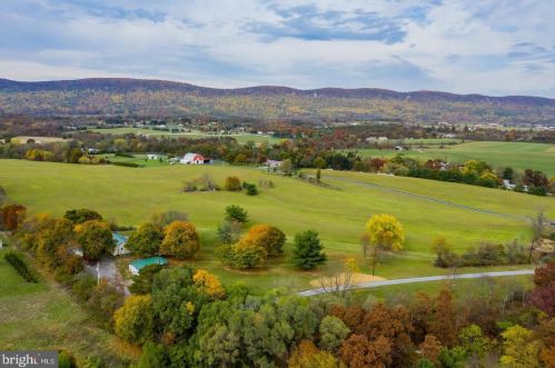 518 Cranes Gap Rd, Carlisle PA  17013-9602 exterior