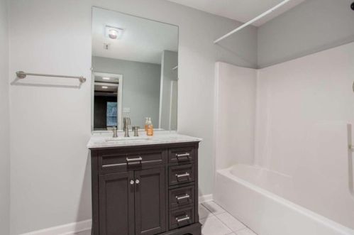 285 Glen Lake Dr, Atlanta GA  30327-4819 exterior