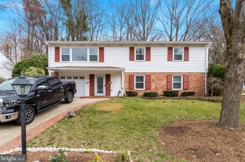 6717 Holford Ln, Springfield, VA 22152-2935