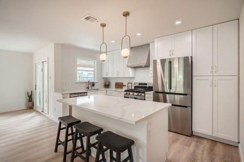 8408 Cayuga Dr, Austin TX 78749-3972 exterior