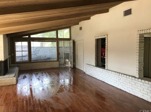 6452 Riverside, Riverside CA  92506-3154 exterior