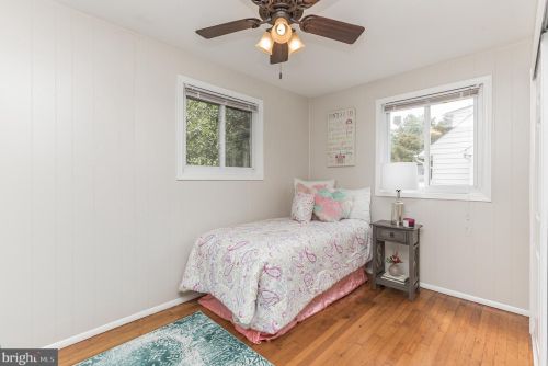 916 Robin Rd, Silver Spring MD 20901-1871 exterior