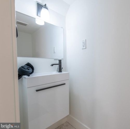 2020 16 St, Philadelphia PA  19121-2336 exterior