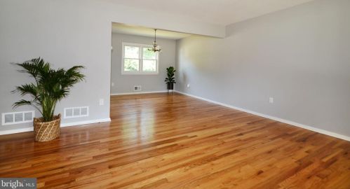 32 Allen Ln, Trenton, NJ 08648-3227