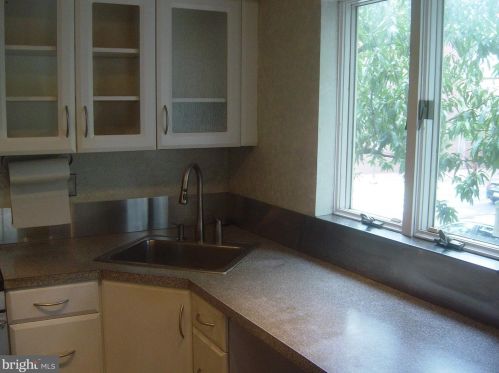 400 5 St, Philadelphia PA 19147-1508 exterior