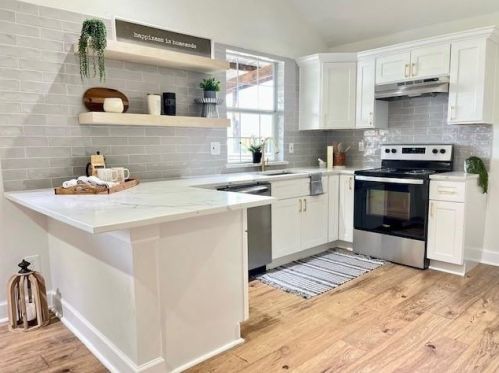 426 Holland St, Bellvue TX  77418-1426 exterior