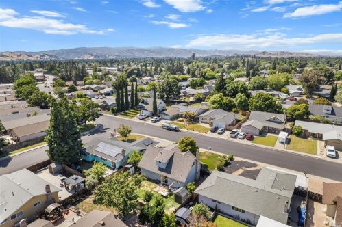 146 Fairview Dr, Vacaville CA  95687-6429 exterior