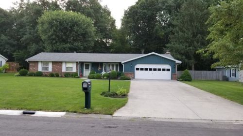 2825 Amblewood Cir, Lima, OH 45806-1316