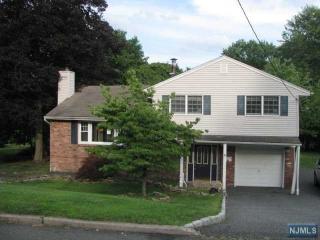 415 Briarwood Ln, Rockleigh, NJ 07647-1312