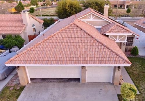 1746 Lightcap St, Lancaster CA  93535-1147 exterior