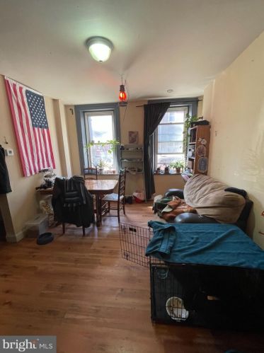 1711 3rd St, Philadelphia, PA 19122-3004