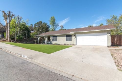 1856 Glenridge Rd, Escondido, CA 92027-4409