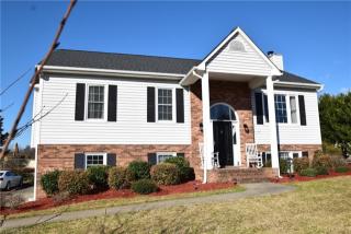 5328 Moss Creek Ln, Clemmons, NC 27012-8240