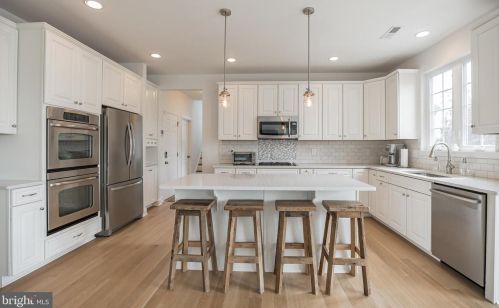 401 Winchester Ter, Harrison Township, NJ 08062-9610