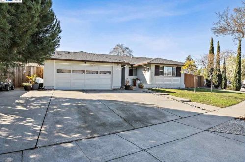 38099 Guava Dr, Newark, CA 94560-4547