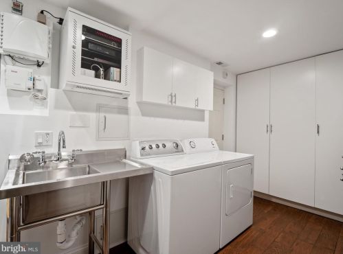 5812 Heming Ave, Springfield VA  22151-2716 exterior