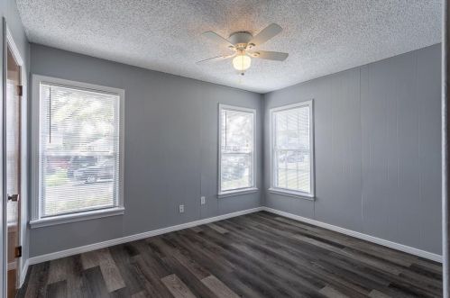 1300 Driess St, Fort Worth TX  76104-5202 exterior