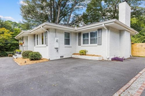 1061 Pinehurst Dr, Smyrna GA  30080-4356 exterior