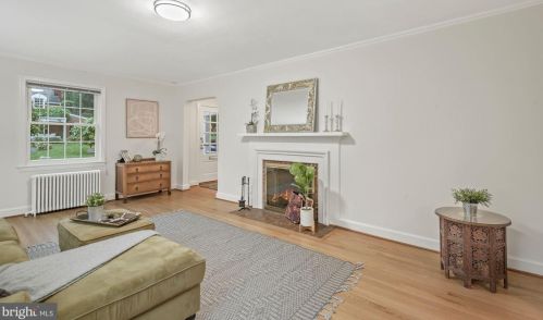 8024 Glenside Dr, Silver Spring MD 20912-7326 exterior