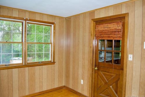 50 Mount Carmel St, Southington CT  06489-2326 exterior