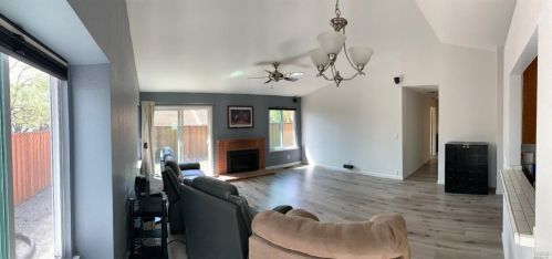 182 Espana Way, Windsor, CA 95492-7960