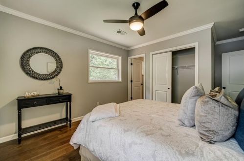 2574 Lancaster Dr, Atlanta GA  30344-2329 exterior