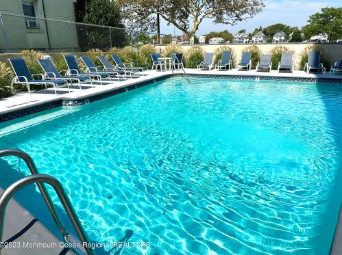 510 Deal Lake Dr, Tinton Falls NJ  07712-5162 exterior