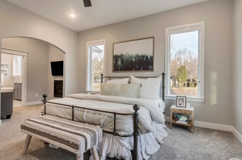 2712 Mt Jordan Rd, Sandy UT 84092-3380 exterior