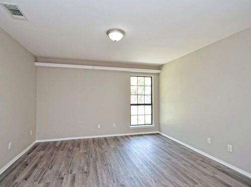 8302 Farmington Ct, Austin TX  78736-1744 exterior