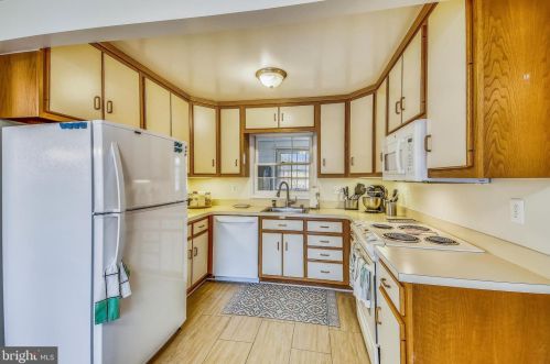 2800 Bel Pre Rd, Silver Spring MD 20906-2316 exterior