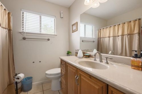 6430 Bridgewater Dr, Austin TX  78723-3927 exterior