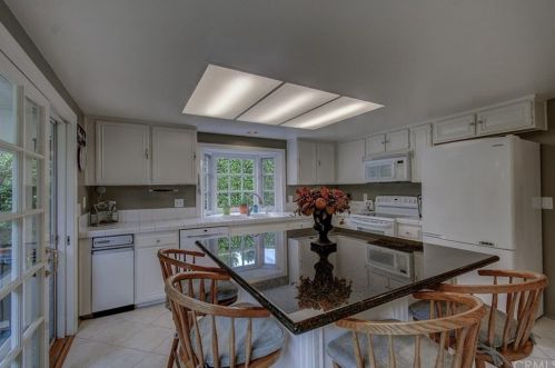 7 Deer Spg, Irvine CA  92604-3011 exterior