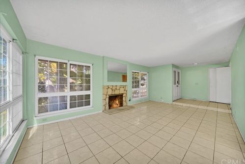 2218 San Lorenzo Ave, Santa Ana CA 92704-6039 exterior