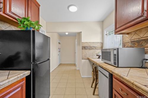 526 Buttonwood St, Anaheim CA  92805-2225 exterior